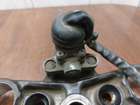 PÓŁKA GÓRNA + STACYJKA Z KLUCZYKIEM GILERA RC 600 PÓŁKA GÓRNA + STACYJKA Z KLUCZYKIEM GILERA RC 600