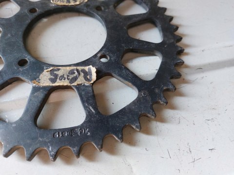 ZĘBATKA NAPĘDOWA TYŁ SUZUKI RG 250 ZĘBATKA NAPĘDOWA TYŁ SUZUKI RG 250