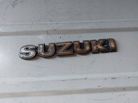 ZNACZEK EMBLEMAT SUZUKI ZNACZEK EMBLEMAT SUZUKI
