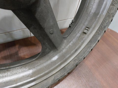 KOŁO FELGA OPONA PRZÓD HONDA CB1 400 KOŁO FELGA OPONA PRZÓD HONDA CB1 400
