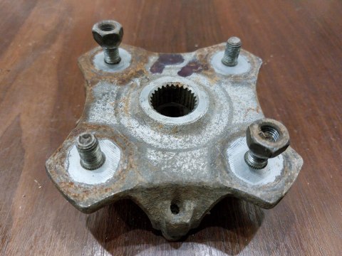 PIASTA KOŁA ARCTIC CAT 400