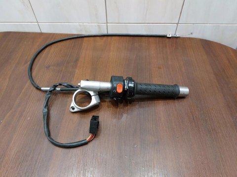 KIEROWNICA + PRZEŁĄCZNIK KPL TRIUMPH TT 600 KIEROWNICA + PRZEŁĄCZNIK KPL TRIUMPH TT 600