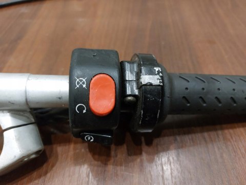 KIEROWNICA + PRZEŁĄCZNIK KPL TRIUMPH TT 600 KIEROWNICA + PRZEŁĄCZNIK KPL TRIUMPH TT 600