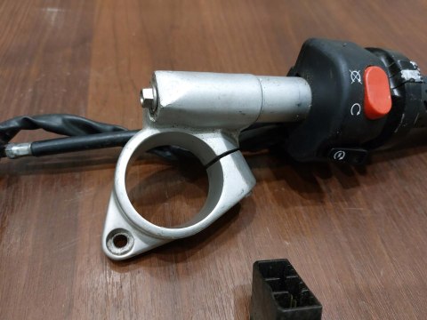 KIEROWNICA + PRZEŁĄCZNIK KPL TRIUMPH TT 600 KIEROWNICA + PRZEŁĄCZNIK KPL TRIUMPH TT 600