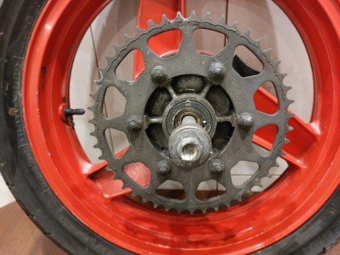 KOŁO FELGA TYŁ ZABIERAK ZĘBATKA KAWASAKI ZZR 250 KOŁO FELGA TYŁ ZABIERAK ZĘBATKA KAWASAKI ZZR 250