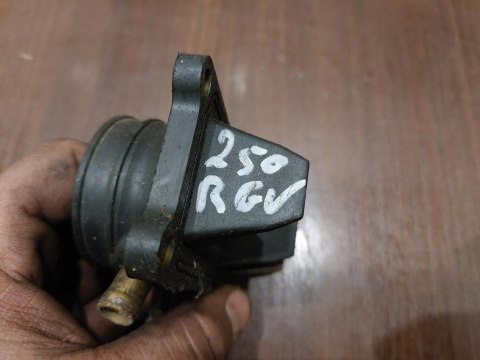 KRÓCIEC SSĄCY SUZUKI RGV 250 KRÓCIEC SSĄCY SUZUKI RGV 250