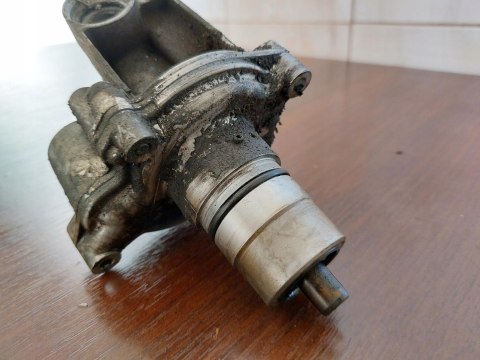 POMPA WODY WODNA YAMAHA FZR 600 3HE POMPA WODY WODNA YAMAHA FZR 600 3HE