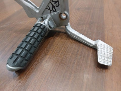 SET PODNÓŻEK DŹWIGNIA KAWASAKI GPX 500 SET PODNÓŻEK DŹWIGNIA KAWASAKI GPX 500