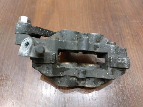 ZACISK HAMULCOWY TRIUMPH DAYTONA 600