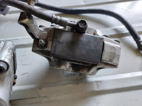 ZACISK HAMULCOWY YAMAHA TDM 850