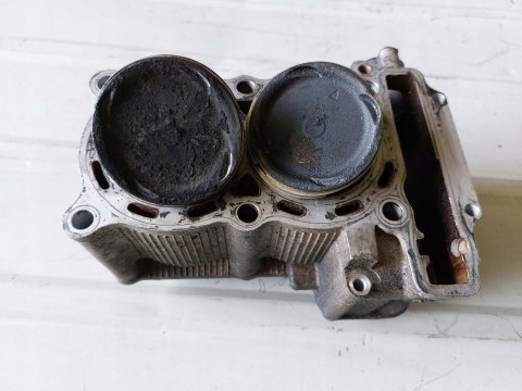 CYLINDER + TŁOKI KPL YAMAHA T MAX XP 500