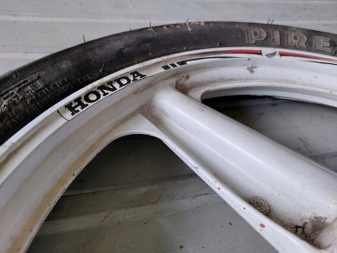 KOŁO FELGA PRZÓD HONDA NSR 50 KOŁO FELGA PRZÓD HONDA NSR 50