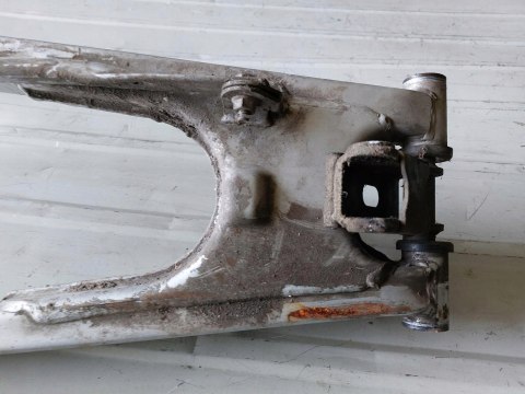 WAHACZ KOŁA HONDA NSR 50 WAHACZ KOŁA HONDA NSR 50