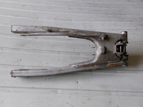 WAHACZ KOŁA HONDA NSR 50 WAHACZ KOŁA HONDA NSR 50