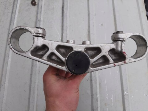 PÓŁKA DOLNA SZTYCA YAMAHA FZS 1000