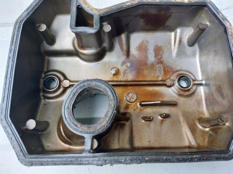 POKRYWA ZAWORÓW GŁOWICY HONDA NTV 650 RC33E