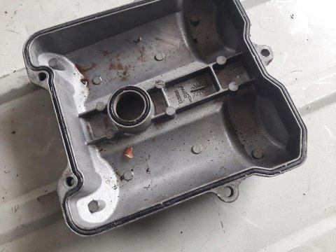 POKRYWA ZAWORÓW GŁOWICY DINLI 700