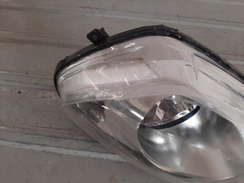 REFLEKTOR LAMPA PRZÓD DINLI 700 REFLEKTOR LAMPA PRZÓD DINLI 700
