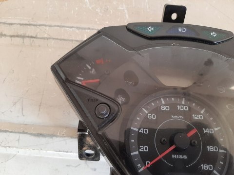LICZNIK ZEGARY PRĘDKOŚCIOMIERZ HONDA SH 300 LICZNIK ZEGARY PRĘDKOŚCIOMIERZ HONDA SH 300