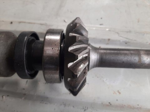 WAŁ WAŁEK PRZEKŁADNIA OŚKA DINLI 700