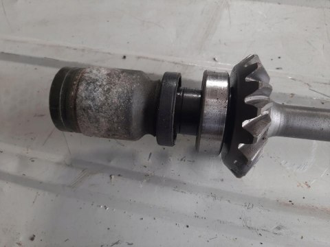 WAŁ WAŁEK PRZEKŁADNIA OŚKA DINLI 700