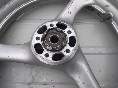 KOŁO FELGA PRZÓD SUZUKI GSXR 750 GR77A KOŁO FELGA PRZÓD SUZUKI GSXR 750 GR77A