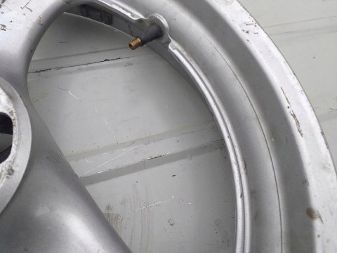 KOŁO FELGA PRZÓD SUZUKI GSXR 750 GR77A KOŁO FELGA PRZÓD SUZUKI GSXR 750 GR77A