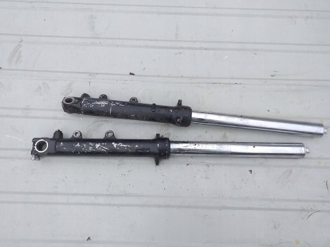 LAGI ZAWIESZENIE PRZÓD KPL SUZUKI GSXR 750 GR77A LAGI ZAWIESZENIE PRZÓD KPL SUZUKI GSXR 750 GR77A
