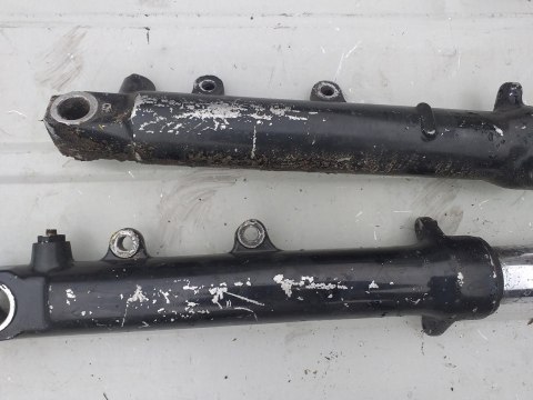 LAGI ZAWIESZENIE PRZÓD KPL SUZUKI GSXR 750 GR77A LAGI ZAWIESZENIE PRZÓD KPL SUZUKI GSXR 750 GR77A