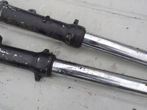 LAGI ZAWIESZENIE PRZÓD KPL SUZUKI GSXR 750 GR77A LAGI ZAWIESZENIE PRZÓD KPL SUZUKI GSXR 750 GR77A
