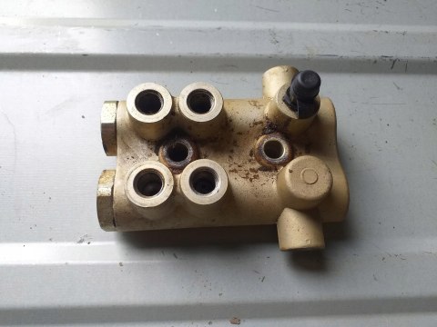 ROZDZIELACZ REDUKTOR HAMULCOWY AEON CROSSLAND 300