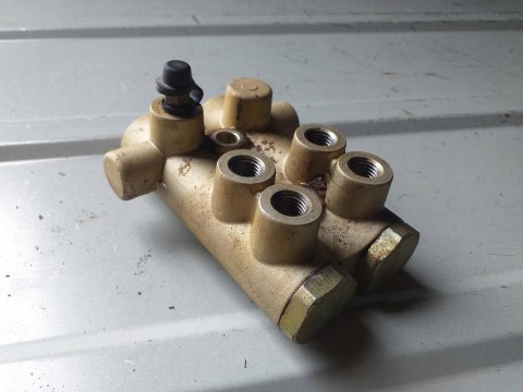 ROZDZIELACZ REDUKTOR HAMULCOWY AEON CROSSLAND 300