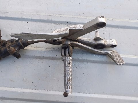 SET PODNÓŻEK POMPA HAMULCOWA YAMAHA TZR 250 SET PODNÓŻEK POMPA HAMULCOWA YAMAHA TZR 250