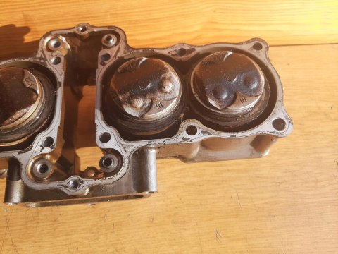 CYLINDER + TŁOKI KPL HONDA CB1 400