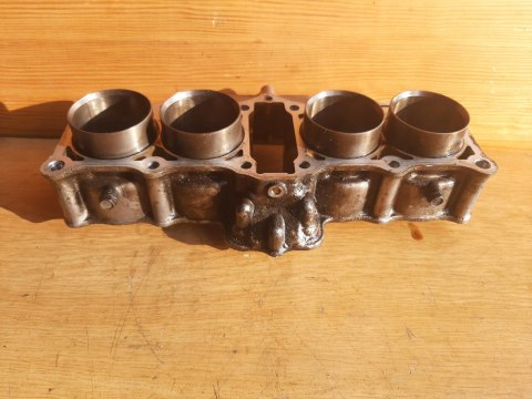 CYLINDER + TŁOKI KPL HONDA CB1 400
