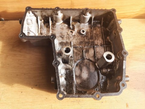 MISKA OLEJOWA OLEJU HONDA CB1 400