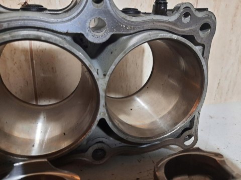 CYLINDER + TŁOKI KPL KAWASAKI ZX12R