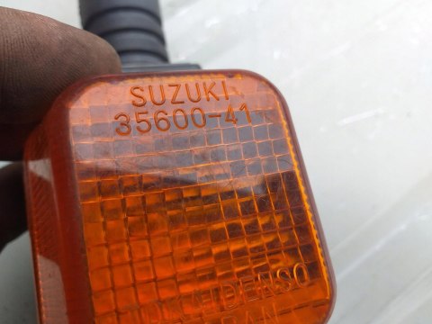 KIERUNEK KIERUNKOWSKAZ SUZUKI TS TSR 250 KIERUNEK KIERUNKOWSKAZ SUZUKI TS TSR 250