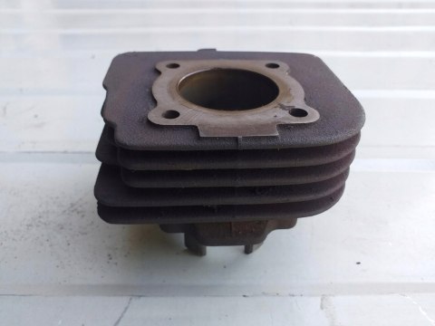 CYLINDER + TŁOK KPL DERBI VAMOS 50 CYLINDER + TŁOK KPL DERBI VAMOS 50