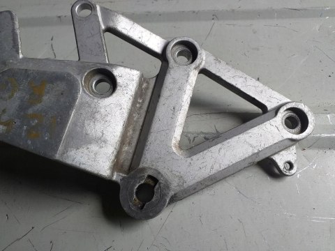 SET PODNÓŻEK SUZUKI RG 125