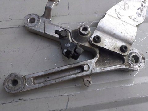 SET PODNÓŻEK YAMAHA YZF R1 SET PODNÓŻEK YAMAHA YZF R1
