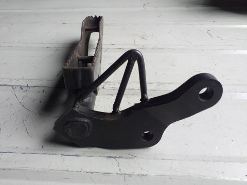 STOPIEŃ PODNÓŻEK ADLY 400