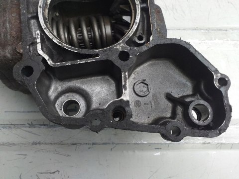 PRZEKŁADNIA KĄTOWA USZKODZONA KAWASAKI KLF 220 PRZEKŁADNIA KĄTOWA USZKODZONA KAWASAKI KLF 220