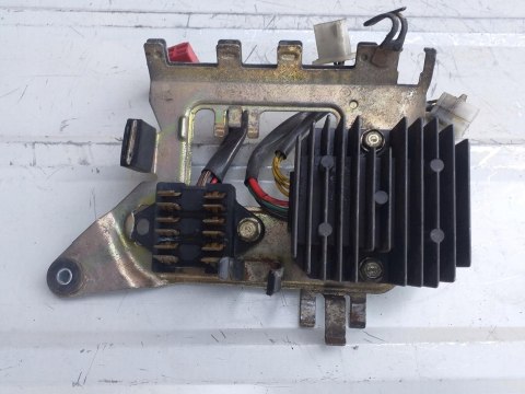 UCHWYT MOCOWANIE REGULATOR NAPIĘCIA HONDA CB 400