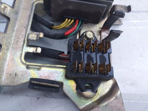 UCHWYT MOCOWANIE REGULATOR NAPIĘCIA HONDA CB 400