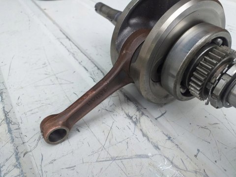 WAŁ KORBOWY KORBOWÓD KAWASAKI KLF 220 WAŁ KORBOWY KORBOWÓD KAWASAKI KLF 220