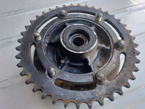 ZĘBATKA ZABIERAK GUMY KAWASAKI ZX6R ZĘBATKA ZABIERAK GUMY KAWASAKI ZX6R