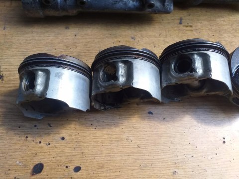 CYLINDER + TŁOKI KPL YAMAHA FZR 500 3HJ