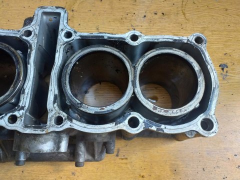 CYLINDER + TŁOKI KPL YAMAHA FZR 500 3HJ