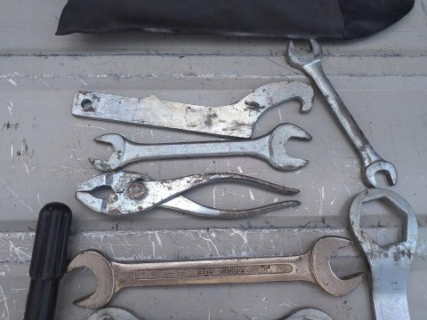 KLUCZE SERWISOWE AKCESORYJNE UNIWERSALNE KLUCZE SERWISOWE AKCESORYJNE UNIWERSALNE